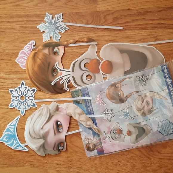 disney-party-supplies-frozen-party-photo-props-poshmark